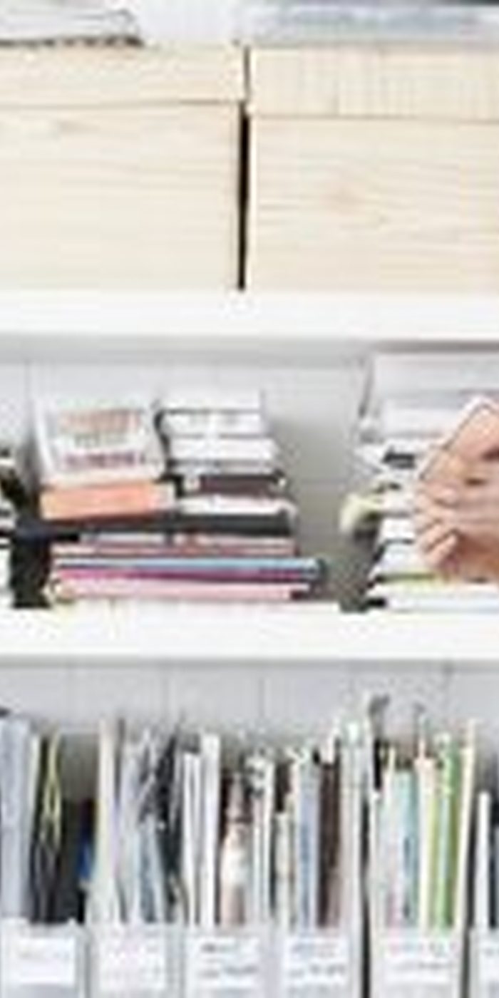 Easy printable konmari method checklist to help you keep track of your home decluttering #declutter #decluttering #declutteryourhome #declutteringtips #declutteringahouse #organization #organize #organizing #organizationideas