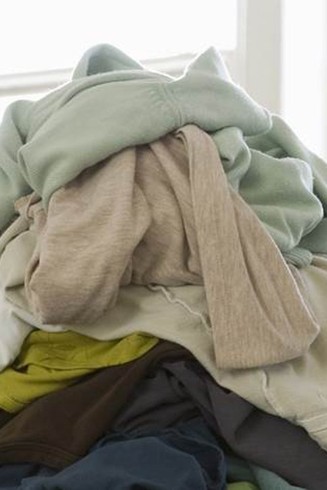 How to keep your home clean with daily chores. Discover 5 simple things you can do daily to keep your home always clean! #cleaning #housecleaning #cleaninghacks #cleanhome #cleaningroutine #dailycleaning